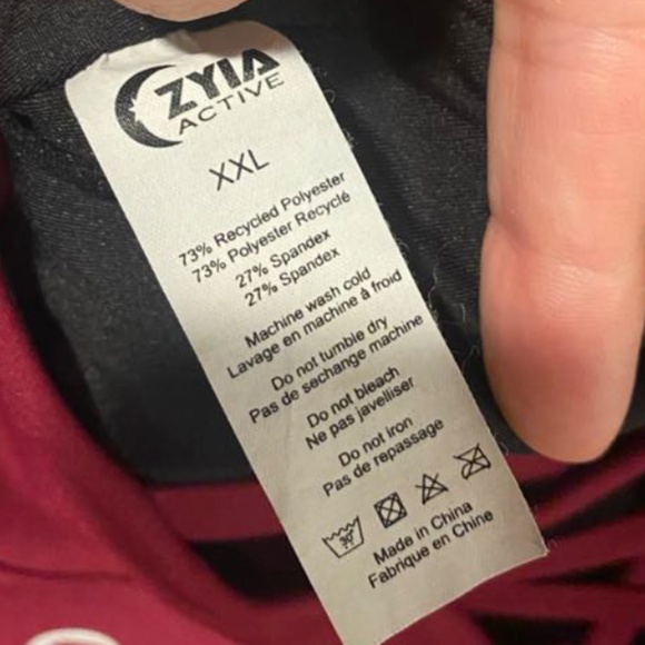 Zyia Light N Tight Strappy cranberry sports bra - Picture 5 of 7